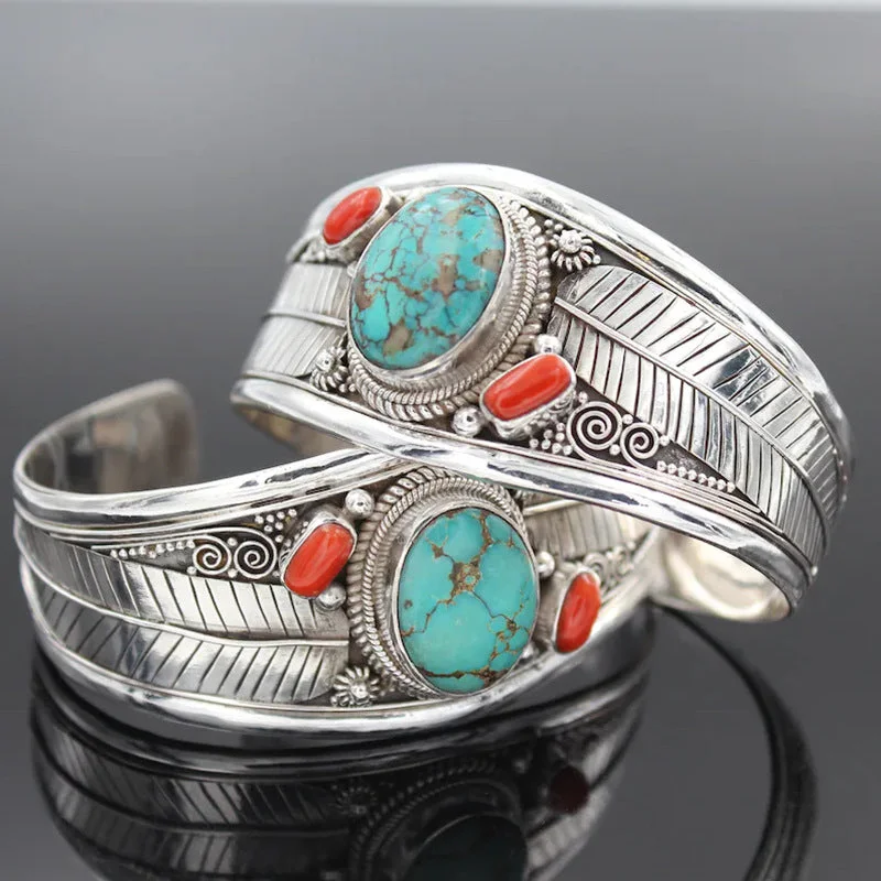 Boho Chic: Vintage Turquoise Pattern Bracelet