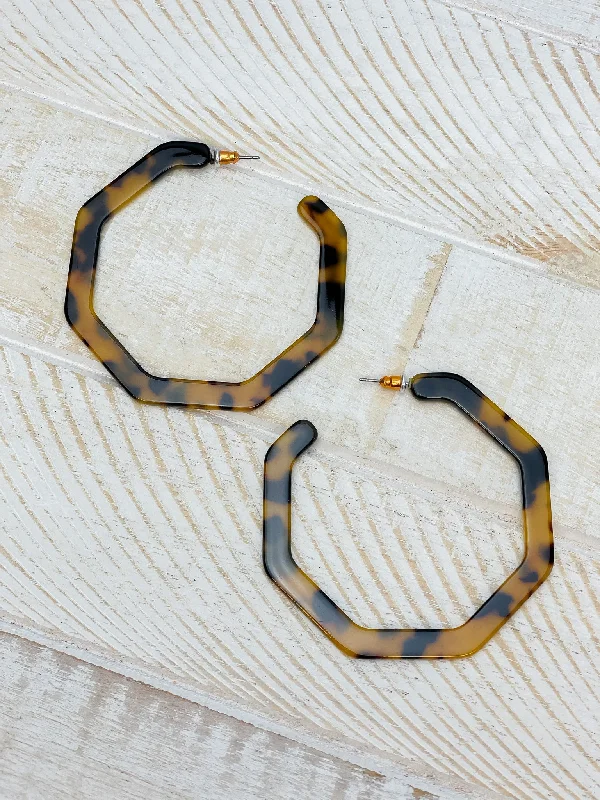 Affordable Elegance – Premium Jewelry At Special Prices Dark Tortoise Geometric Hoop Earrings