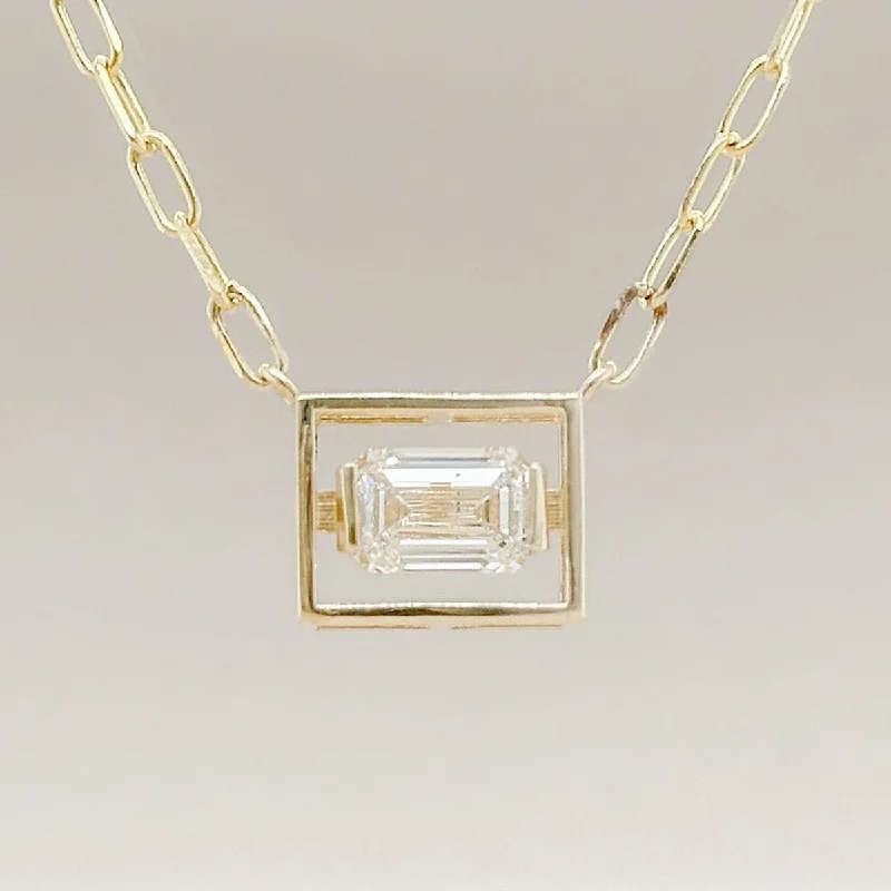 Shop Modern Jewelry Collections With Exclusive Discounts 14K Y Gold 1ct F/VS2 Lab-Created Emerald Cut Diamond on Paperclip Chain IGI